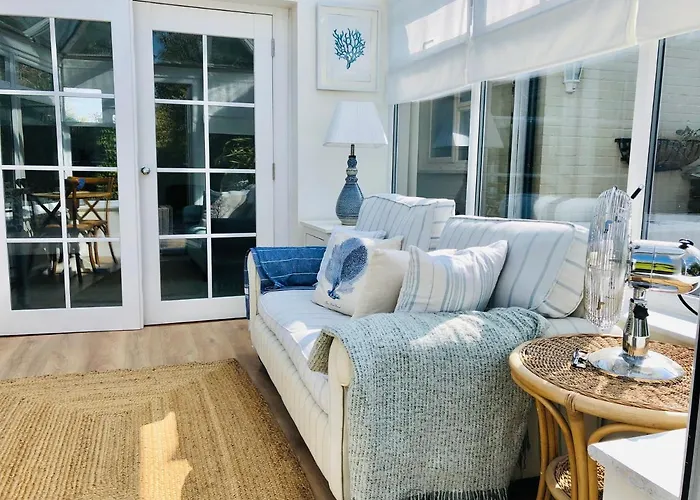 Secluded Spacious Garden Suite